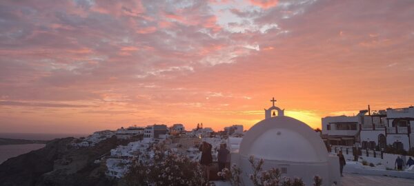 Caldera Views & Whitewashed Dreams: Explore the North - Image 7